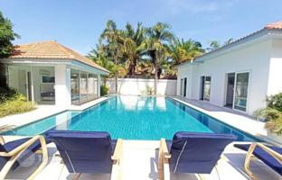 12-bedroom villa 400 m² in Pattaya for $1,252,000