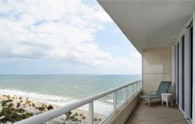 Bright apartment with bay views in a residence on the first line of the beach, Fort Lauderdale, Florida, USA for $1,350,000