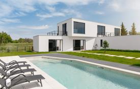 Two-storey villa with a swimming pool and a parking, Bale, Croatia for 950,000 €