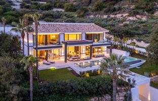 6-bedroom villa 1,347 m² in Marbella for 13,950,000 €