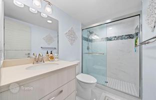 2-bedroom apartments in condo 105 m² in Hallandale Beach for $345,000
