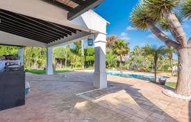 A single storey villa with views to the golf courses of La Reserva and Valderrama for 1,395,000 €