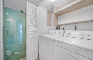 2-bedroom apartments in condo 136 m² in Collins Avenue for $920,000