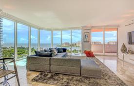 Elite apartment with ocean views in a residence on the first line of the beach, Miami Beach, Florida, USA for $2,599,000