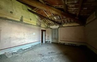 Villa 1,070 m² in Carmignano for 2,000,000 €