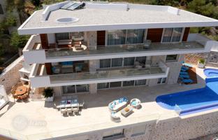 6-bedroom villa 400 m² in Kalkan for 94,398,000 TRY