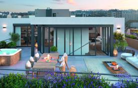 New three-bedroom apartment with a parking in Issy-les-Moulineaux, suburb of Paris, France for 735,000 €