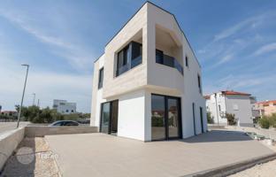 4-bedroom house 191 m² in Srima for 690,000 €