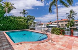 Spacious villa with a backyard, a pool, a barbecue, a patio, a terrace and a garage, Miami Beach, USA for $1,500,000