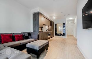 2-bedroom apartment in Etobicoke for C$1,016,000