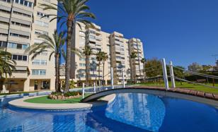 Apartment a step from the sea in Alicante, Spain for 235,000 €