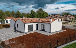 2-bedroom house 82 m² in Barban for 285,000 €