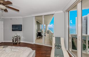 2-bedroom apartments in condo 166 m² in Hallandale Beach for $1,349,000