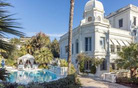 Stunning historic villa with a pool and a lush garden near the center of Cannes, Cote d'Azur, France for 4,600,000 €