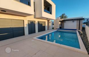 4-bedroom house 227 m² in Zadar County for 850,000 €