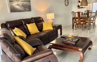 2-bedroom apartment 98 m² in Hallandale Beach for $290,000