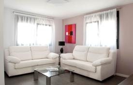 New four-room townhouse in Torre de la Horadada, Valencia, Spain for 295,000 €