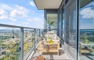 5-bedroom apartment in Lake Shore Boulevard West for C$805,000