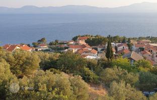 Land plot 1,029 m² in Gradac for 220,000 €