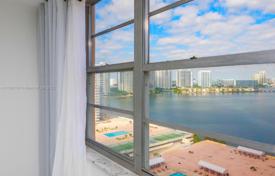 Condo – North Miami Beach, Florida, USA for $285,000