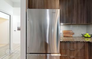 5-bedroom apartment in Etobicoke for C$805,000