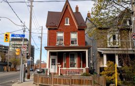 Townhome – Pape Avenue, Toronto, Ontario,  Canada for C$1,422,000