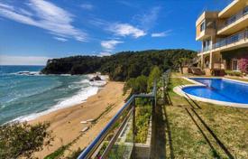 Two-storey villa with a swimming pool and a direct access to the beach on the first sea line, Lloret de Mar, Spain for 2,950,000 €