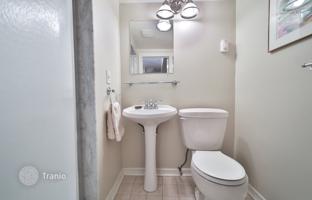 8-bedroom house in North York for C$2,444,000