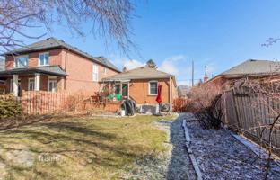 4-bedroom house in Etobicoke for C$1,833,000
