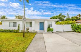 Townhome – North Miami Beach, Florida, USA for $700,000