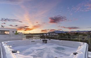 6-bedroom villa 352 m² in Estepona for 1,495,000 €