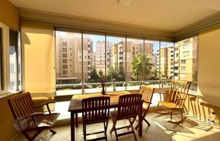 Furnished three-bedroom apartment with a pool view in Muratpasa, Antalya, Türkiye for 24,020,000 TRY