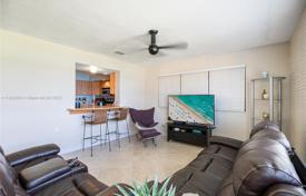 Townhome – North Miami Beach, Florida, USA for $1,625,000