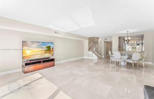 3-bedroom house 205 m² in Aventura for $995,000