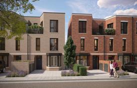 Spacious townhouses with gardens in a new residential complex, close to schools and parks, London, UK for From £1,298,000
