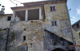 ISTRIA, MOTOVUN — Ancient stone house for renovation for 85,000 €