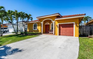 4-bedroom house 234 m² in Miami for $590,000