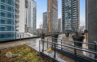 4-bedroom apartment in Adelaide Street West for C$774,000