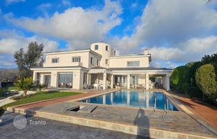 6-bedroom cottage 420 m² in Konia for 2,700,000 €