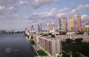 2-bedroom apartments in condo 101 m² in Sunny Isles Beach for $499,000