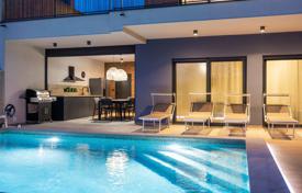 ISTRIA, BANJOLE — Contemporary semi-detached villa by the sea!. Price on request