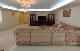 4 bed Condo in Saichol Mansion Khlong San District for $1,906,000