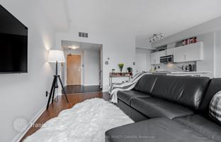 7-bedroom apartment in Front Street West for C$1,233,000
