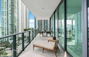 4-bedroom apartments in condo 277 m² in Edgewater (Florida) for $1,995,000