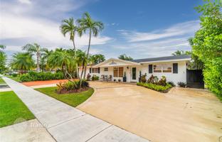 3-bedroom house 177 m² in West End for $749,000