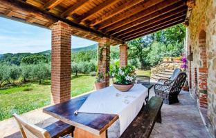 3-bedroom villa 220 m² in Bucine for 790,000 €