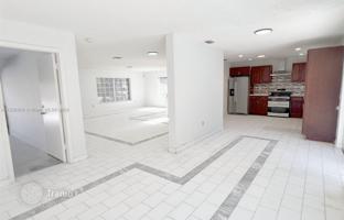4-bedroom house 294 m² in Hialeah for $725,000
