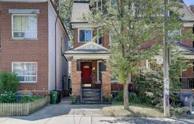 Terraced house – Euclid Avenue, Toronto, Ontario,  Canada for C$2,291,000