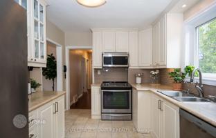 11-bedroom house in Scarborough for C$1,660,000