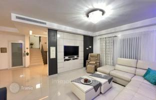 10-bedroom villa 210 m² in Ashdod for $1,492,000